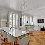 L\'Atelier Haussmann, Close To Galeries Lafayette